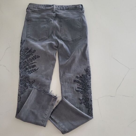 Free People Girlfriend Jeans Women Size 24 Gray Embroidered Cropped We The Free - Picture 2 of 10